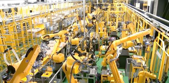FANUC Robotic Arm Fiber Laser Cutter с совместной технологией CRX Cobot для автоматической 3D резки металла в небольших мастерских